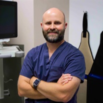 Austin Health ICU physio Tom Rollinson